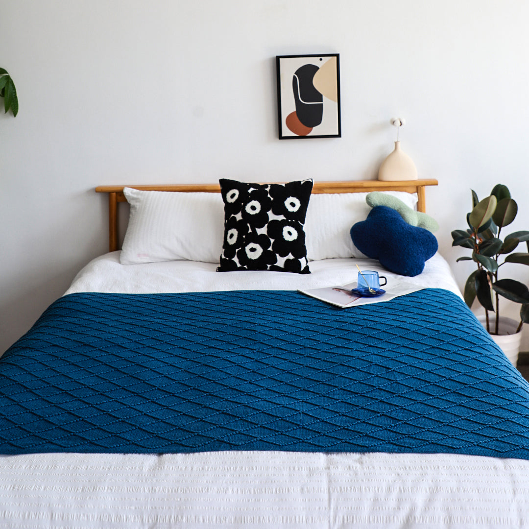 SOGA 2X Diamond Pattern Knitted Throw Blanket – Warm Cozy Woven Cover with Tassels for Couch, Bed, Sofa, Home Decor, Royal Blue