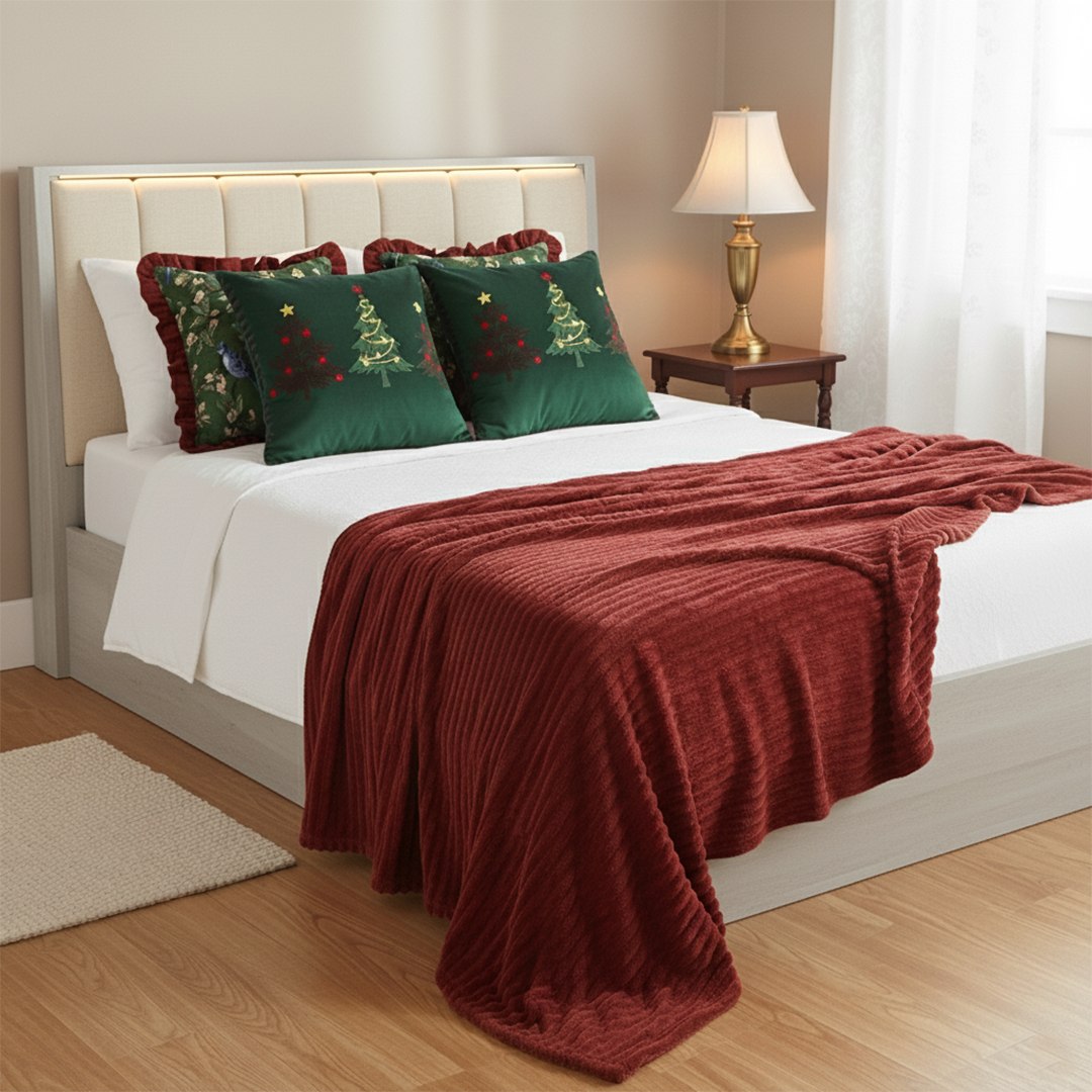 SOGA 5PC Christmas Set – Striped Flannel Throw Blanket with Tree Trio & Holiday Pillow Covers