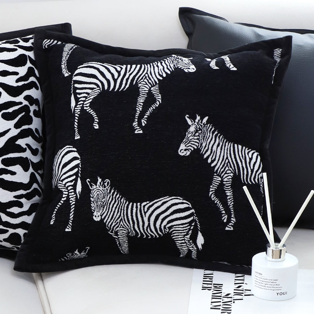 SOGA Set of 2 – 45cm Wildlife Zebra Scene Decorative Pillow Covers, Black & White Cushion Covers